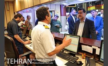 سرپرست شهرداری تهران و رئیس مرکز ارتباطات و امور بین الملل شهرداری تهران در بازدید از فعالیت‌های شبانه شهرداری و زندگی شبانه مردم تهران 16