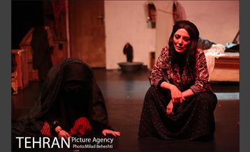 نمایش روز عقیم‎ 22