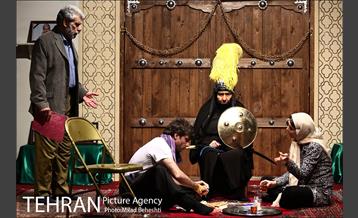 نمایش همسایه آقا‎ 13