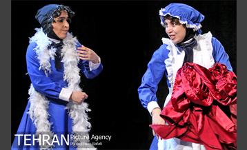 نمایش “کلفت ها” در خانه هنرمندان 1