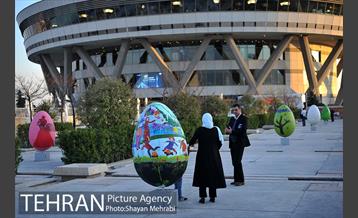 برج میلاد میزبان لاله های بهاری و تخم مرغ های رنگی 22