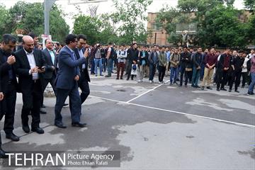 بازدید دکتر حسینی مکارم سرپرست شهرداری تهران از دبیرستان همت 2