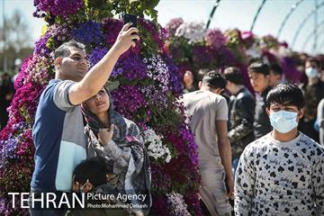 جشن تحویل سال ۱۴۰۰ در میدان آزادی  22