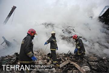 سومین روز عملیات امداد ونجات حادثه پلاسکو -4 17
