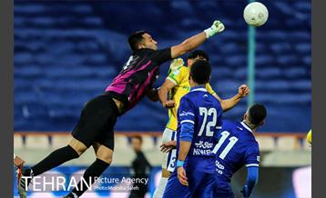دیدار تیم‌های فوتبال استقلال و صنعت نفت آبادان  19