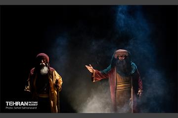 نمایش «تنهاتر از مسیح» 32