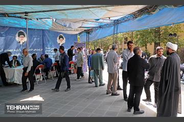 میز خدمت شهرداری تهران در نماز جمعه 28