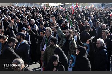 اجتماع مردم تهران در پی شهادت رهبر انقلاب - 2 63