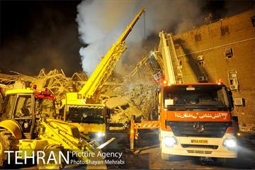 امداد رسانی شبانه در حادثه پلاسکو 3