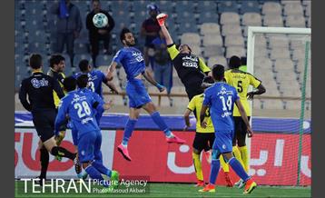 دیدار تیم های فوتبال استقلال و سپاهان