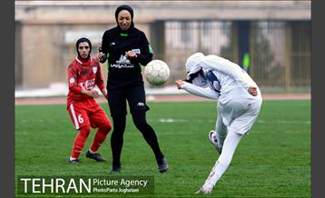 دیدار دو تیم فوتبال البرز و شهرداری بم 21