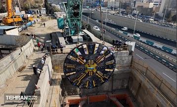 مونتاژ قطعه اصلی دومین دستگاه TBM خط 10 17