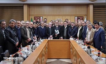 نشست هم‌اندیشی هیئت رئیسه اتاق اصناف تهران، روسای اتحادیه‌های صنفی تهران و هیئت امناء بازار تهران با شهردار تهران 3