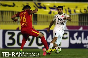 دیدار نقت تهران و پرسپولیس تهران در لیگ برتر فوتبال 20