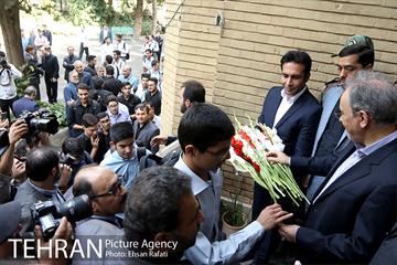 شهردار تهران در آیین نواختن زنگ سال تحصیلی جدید در دبیرستان ماندگار البرز 40