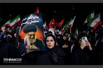 مراسم عزاداری شهادت رهبر انقلاب اسلامی در میدان ولیعصر(عج)