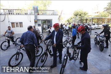 بازدید شهردار تهران  از اداره کل انتقال خون استان تهران 2