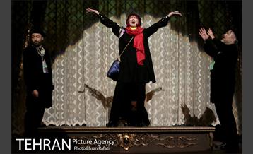 نمایش باغ آلبالو 10