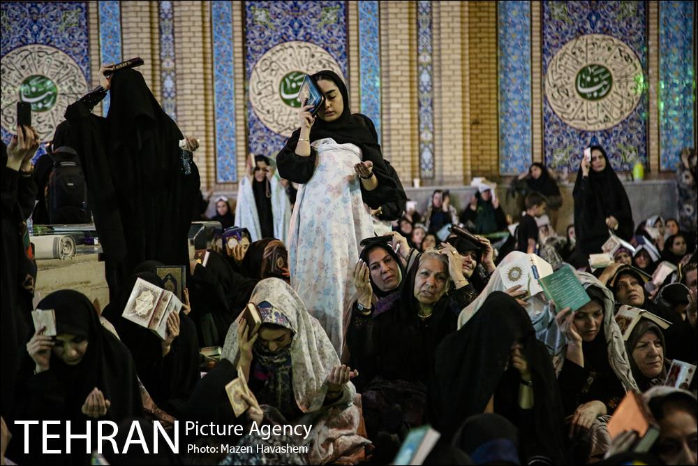 مراسم احیای شب بیست‌ویکم ماه مبارک رمضان در امامزاده صالح (ع) 29