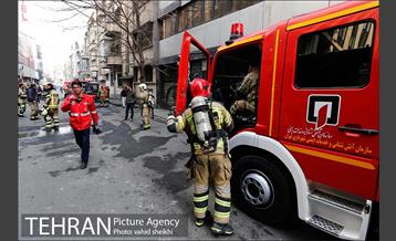 پایان عملیات اطفای حریق ساختمان برق حرارتی میدان ولیعصر 20