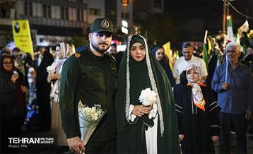 آیین بدرقه زائر اولی‌ها به‌ سوی عتبات عالیات در میدان انقلاب 1