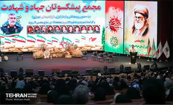 دیدار شهردار تهران با پیشکسوتان عرصه ایثار و شهادت منطقه 17 37