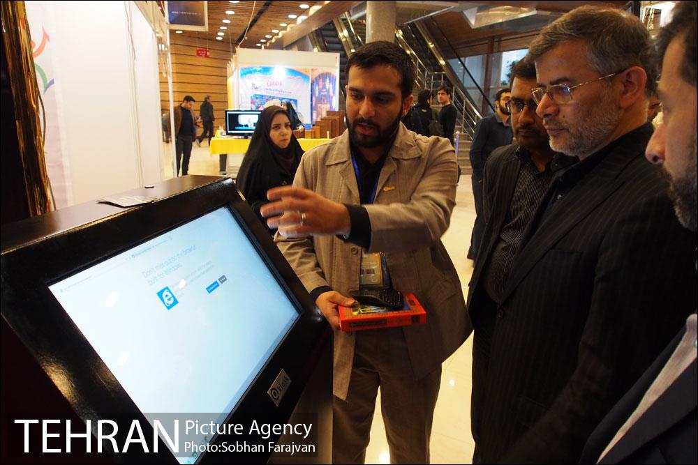 بازدید مهندس عبدالهی از نمایشگاه رسانه های دیجیتال انقلاب اسلامی  17