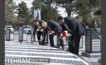 بازدید عبدالرحیم کرکه‌آبادی از سازمان بهشت زهرا (س)  21