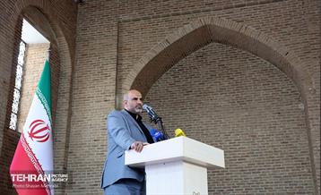 رونمایی از سردیس چهره‌های ماندگار در شهر تهران 18