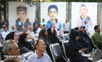 رونمایی از مجسمه های 6 شهید در منطقه 15 18