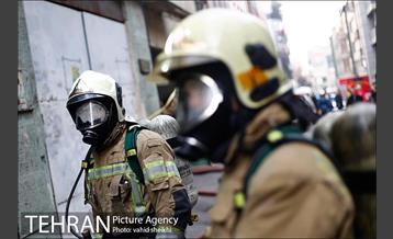 پایان عملیات اطفای حریق ساختمان برق حرارتی میدان ولیعصر 13