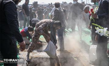 مراسم تشییع و خاکسپاری دوشهید گمنام دفاع مقدس در دریاچه چیتگر 68