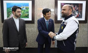 افتتاح نمایشگاه عکس ویتنام در ایستگاه مترو تجریش 4