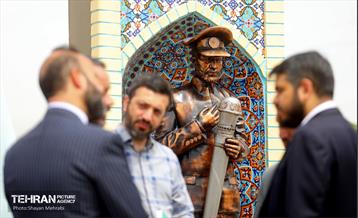 رونمایی از تندیس «خادم حرم» 1