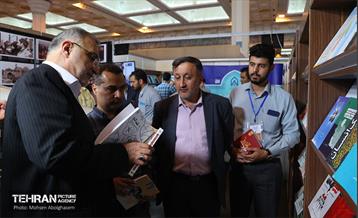 بازدید شهردار تهران از سی‌وپنجمین نمایشگاه بین‌المللی کتاب تهران 7