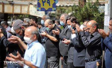 نواخته شدن زنگ دانش آموز شهید در قطعه شهدای گمنام 26