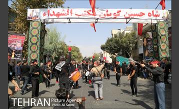 برگزاری مراسم سوگواری سالار شهیدان امام حسین (ع) در محلات منطقه 15 26