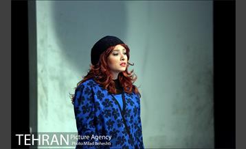 نمایش سه خواهر‎ 8