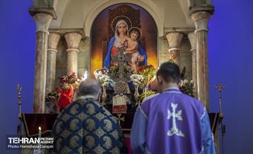 مراسم عشای‌ربانی در اولین روز سال نو میلادی  10