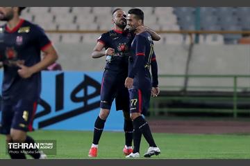 دیدار تیم های فوتبال پرسپولیس و نساجی مازندران 11