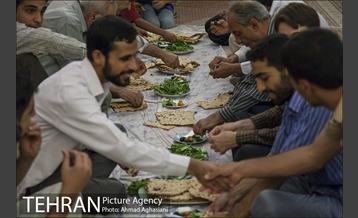 برسر سفره میهمانی خدا 12