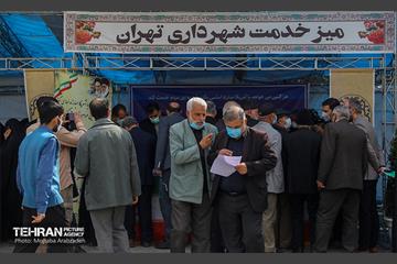 نمازگزاران جمعه پای «میز خدمت شهرداری تهران» 11