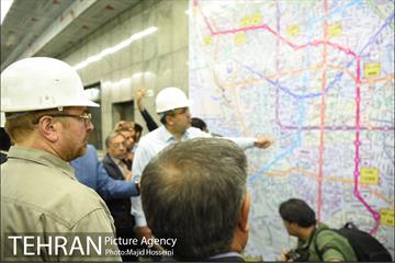 بازدید شهردار تهران از پایانه خط 6 مترو تهران -2 5