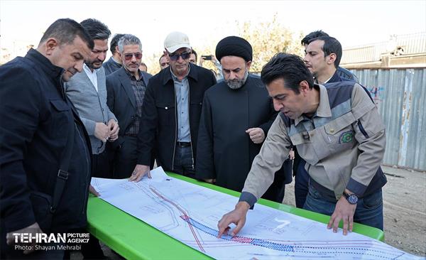بازدید عضو شورا از پروژه‌های عمرانی شهری 41
