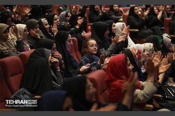 آیین گرامیداشت مقام شامخ معلم و تجلیل از معلمان نمونه منطقه ۱۷  31