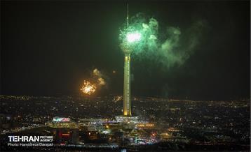 نورافشانی جشن پیروزی انقلاب اسلامی در برج میلاد 27