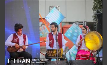 اجرای گروه موسیقی کوکری در برج میلاد تهران 18