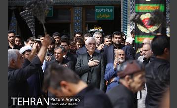 حضور شهردار در بین عزاداران امام حسین(ع)در حرم حضرت عبدالعظیم حسنی 16