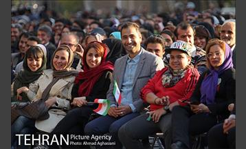 جشن روز جمهوری اسلامی در میدان مشق 15