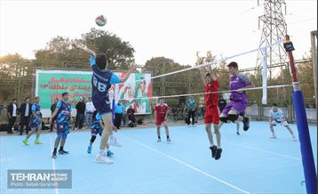 اختتامیه مسابقات ورزشی قهرمانان در منطقه 13 25